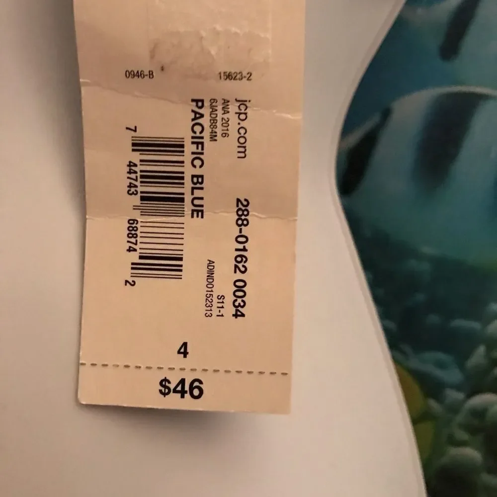 NWT ANA Bikini Top !!